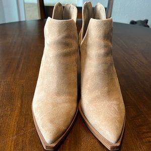 Vince Camuto Gigietta Bootie in Tortilla